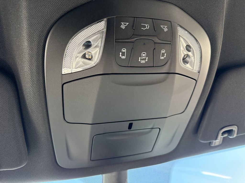 New 2026 Chrysler Pacifica Select image 17