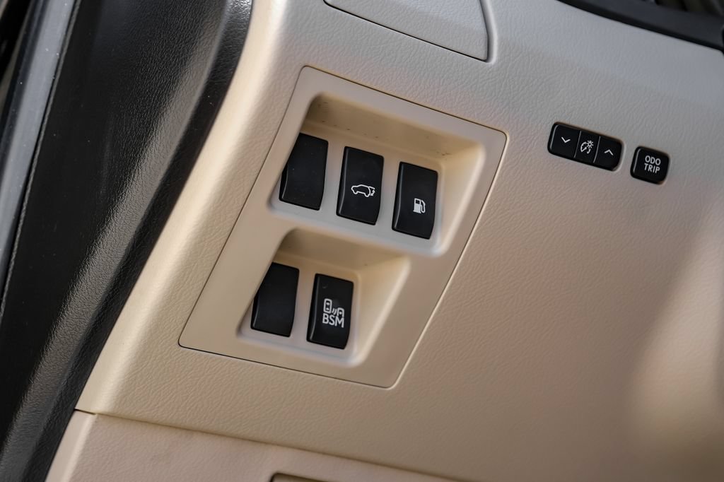 Used 2015 Lexus RX 450h AWD image 20