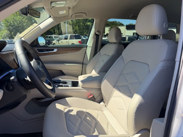 Used 2024 Volkswagen Atlas SE FWD image 16