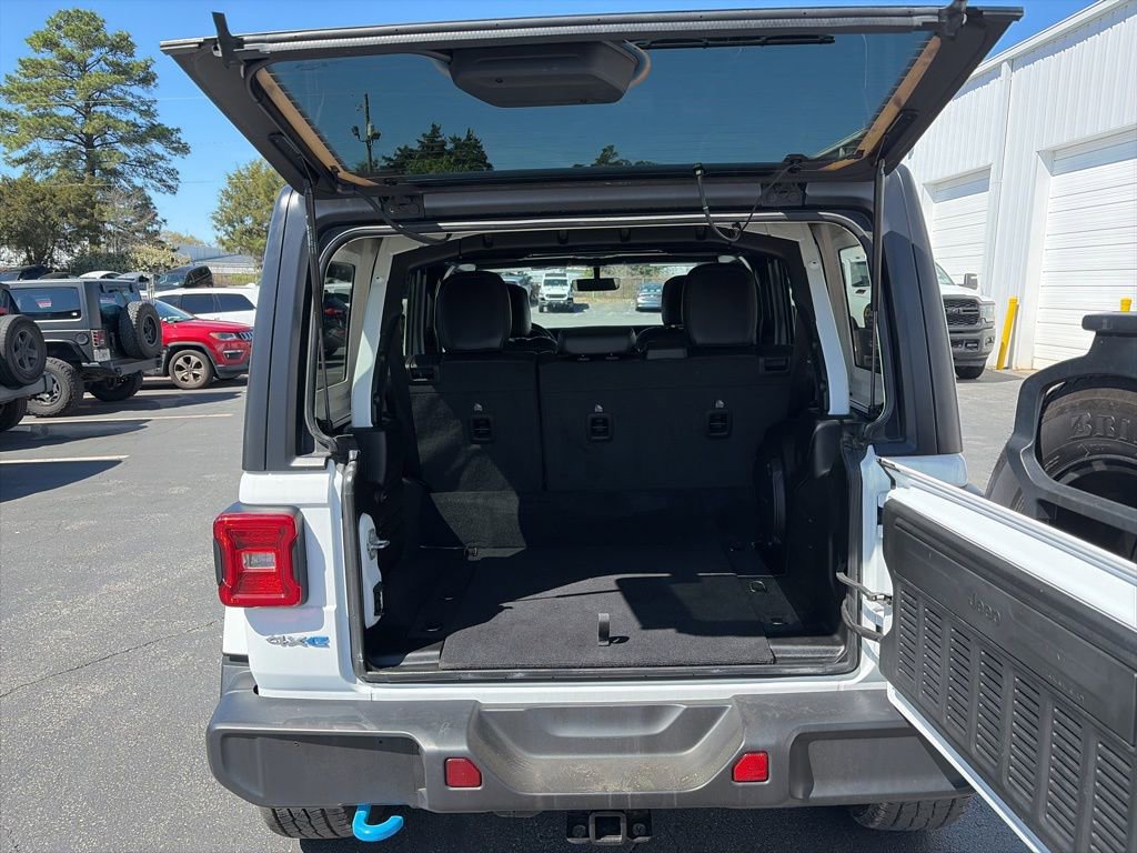 Used 2023 Jeep Wrangler Unlimited Sahara w/ Cold Weather Group image 10