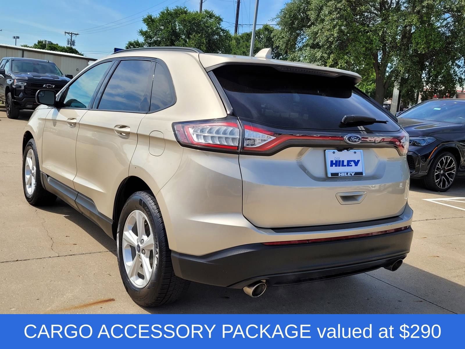 Used 2017 Ford Edge SE w/ Cargo Accessory Package FWD image 3