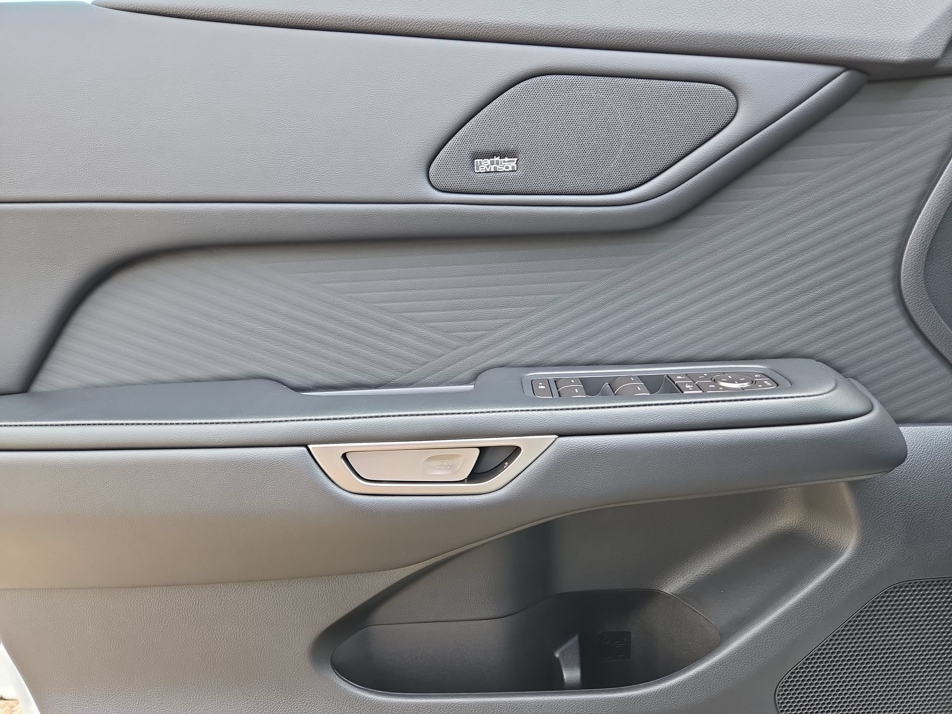 New 2026 Lexus ES 350h w/ Cold Area Package FWD image 15
