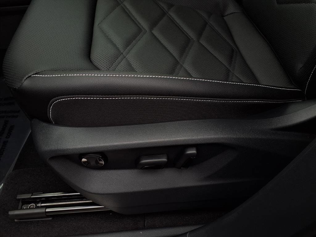 New 2026 Volkswagen Atlas SE image 14