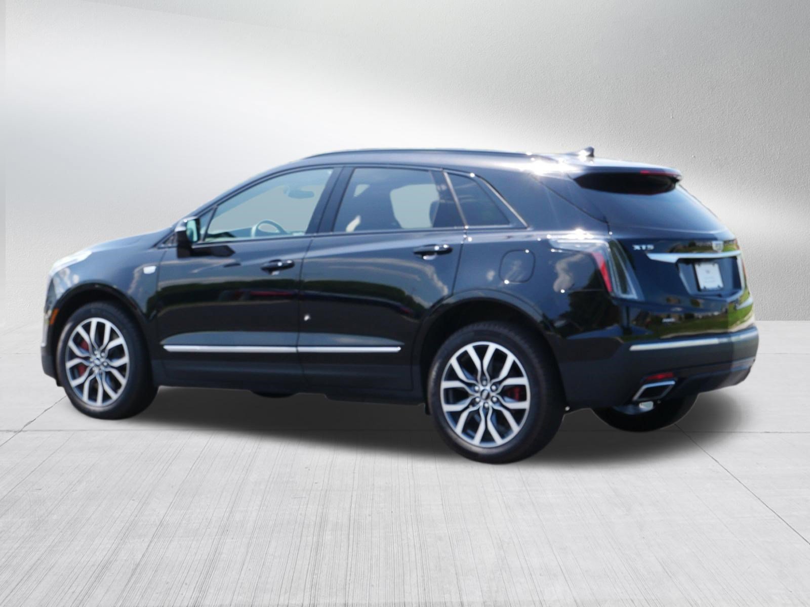Certified 2025 Cadillac XT5 Sportv w/ LPO, Floor Liner Package AWD/4WD image 4