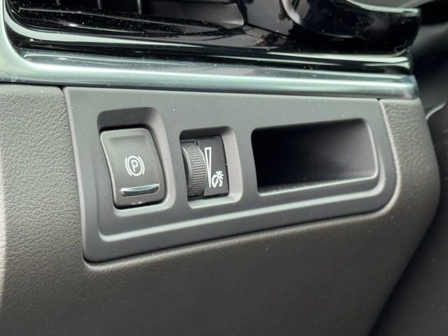 New 2025 Cadillac XT6 Luxury w/ LPO, Premium Carpet Package AWD/4WD image 23