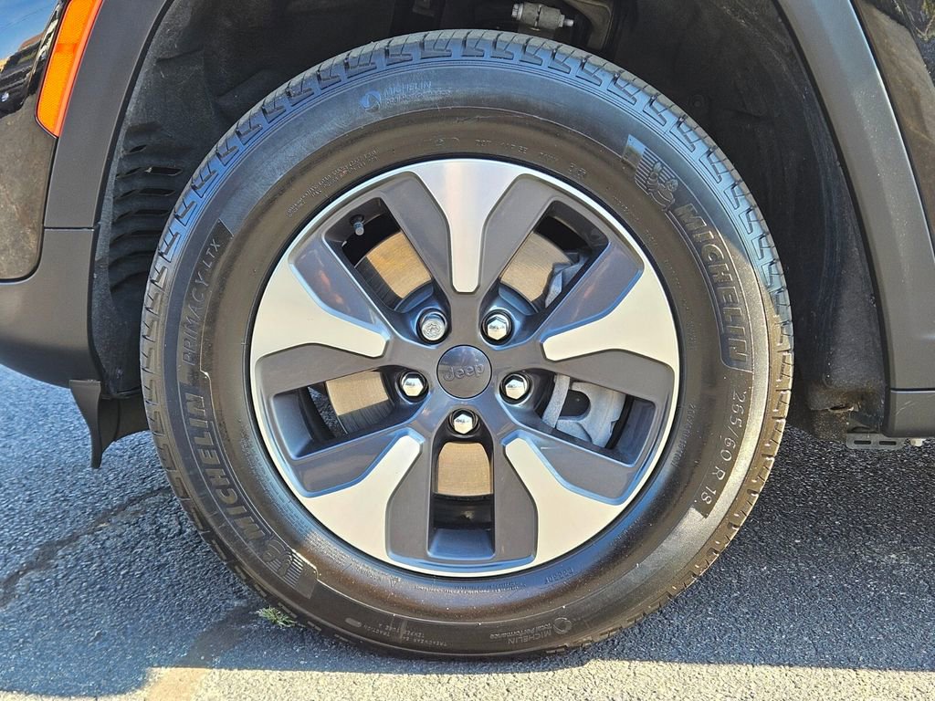 Used 2023 Jeep Grand Cherokee 4WD 4xe image 29