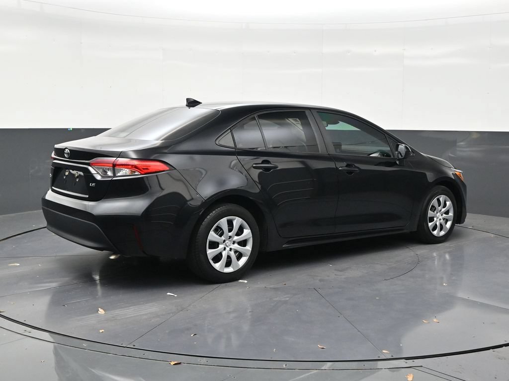 Used 2023 Toyota Corolla LE FWD image 5