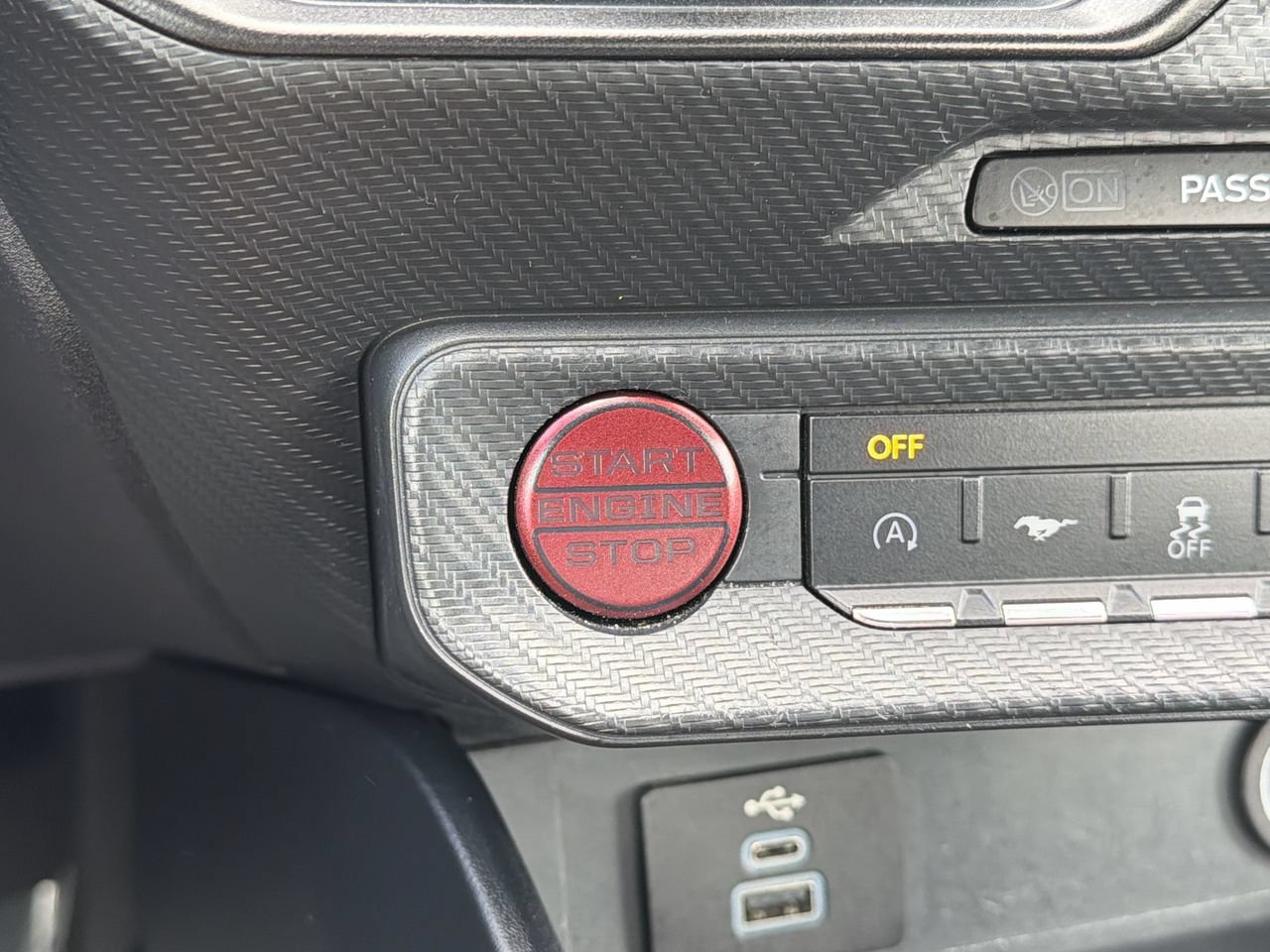 Used 2024 Ford Mustang Coupe RWD image 27