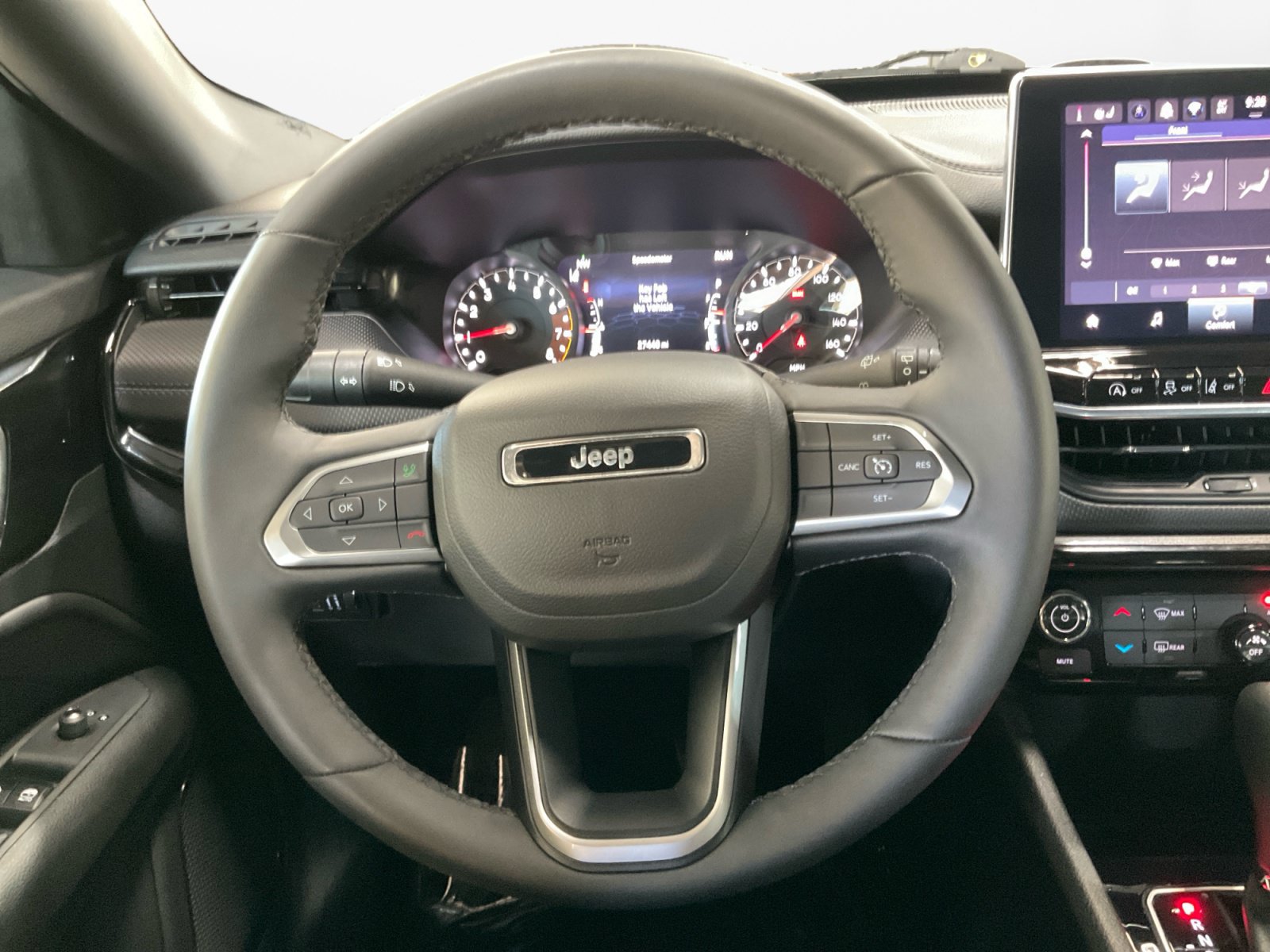 Used 2025 Jeep Compass Latitude w/ Altitude Special Edition AWD/4WD image 14