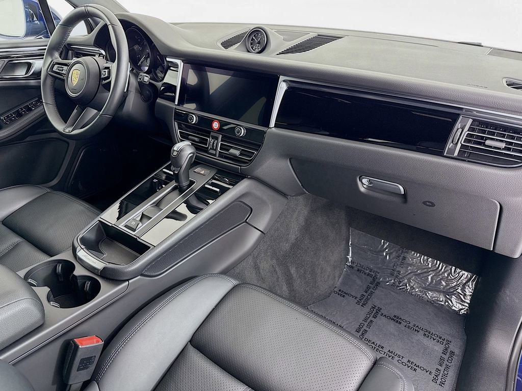Certified 2024 Porsche Macan image 30