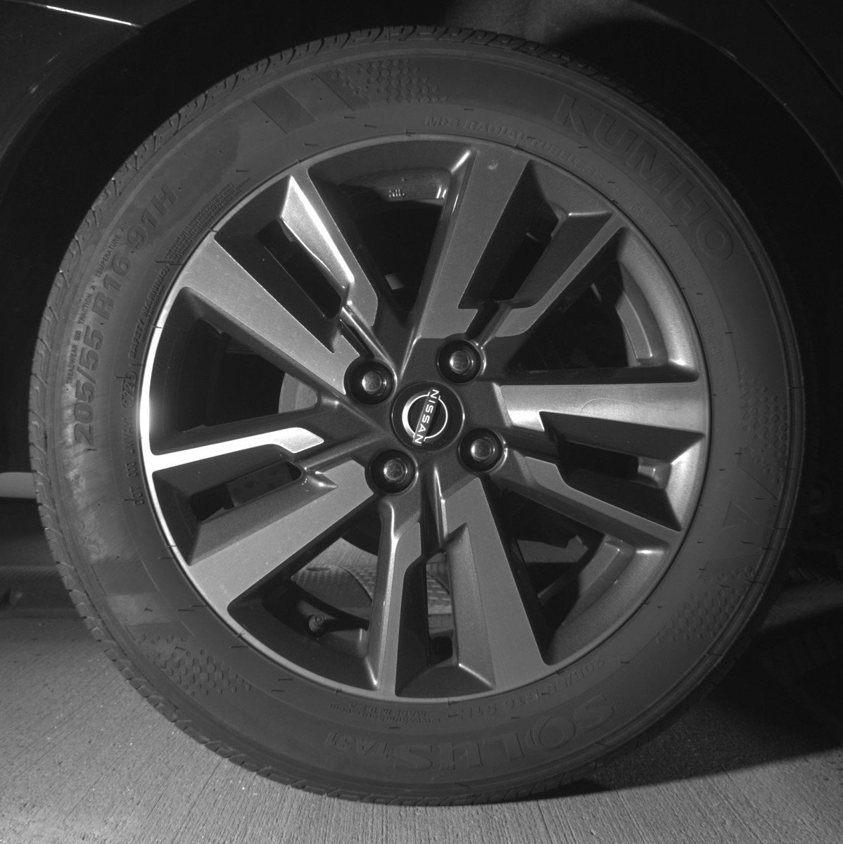 Used 2025 Nissan Versa SV image 15