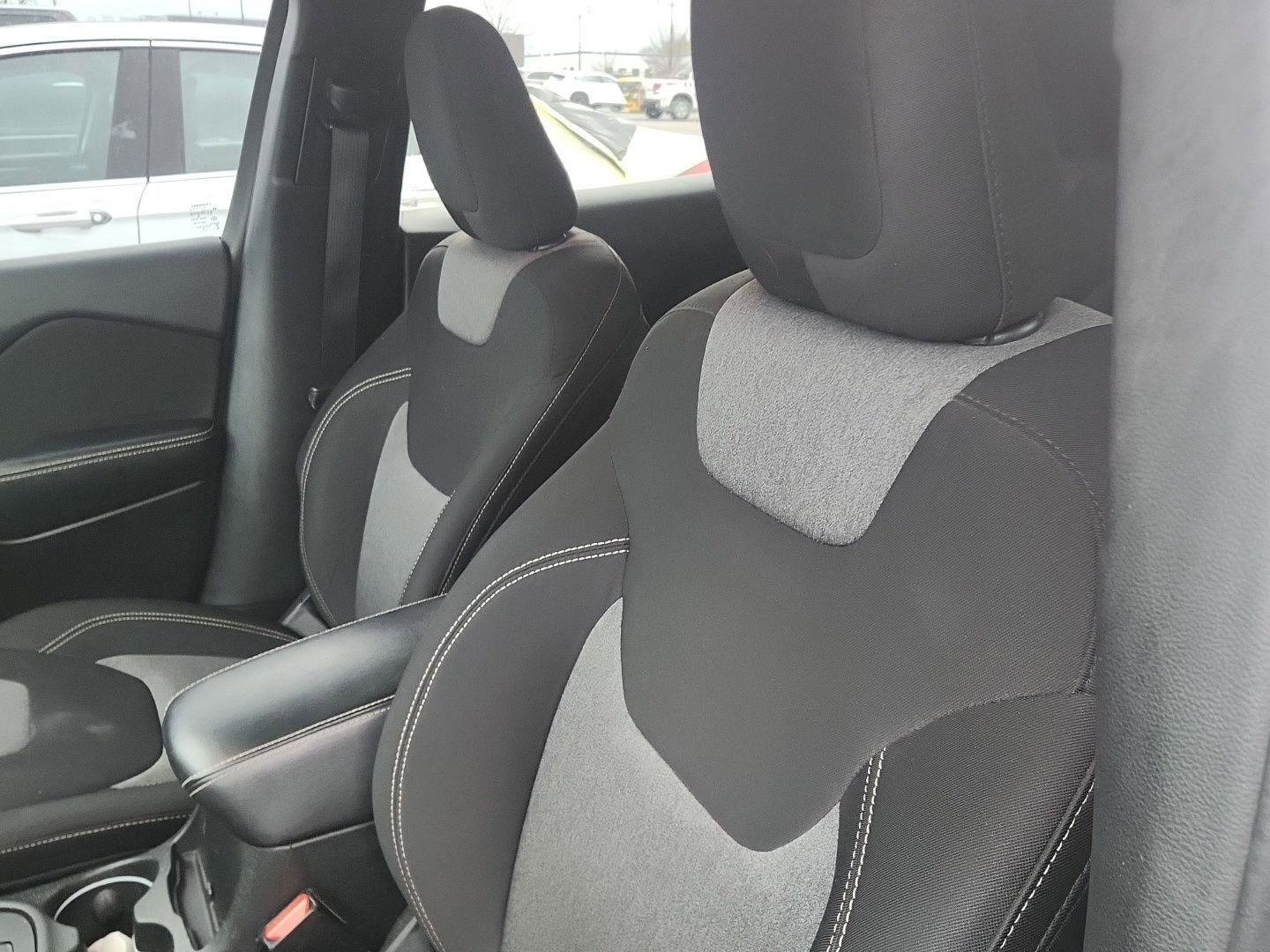 Used 2014 Jeep Cherokee Latitude w/ Cold Weather Group image 12