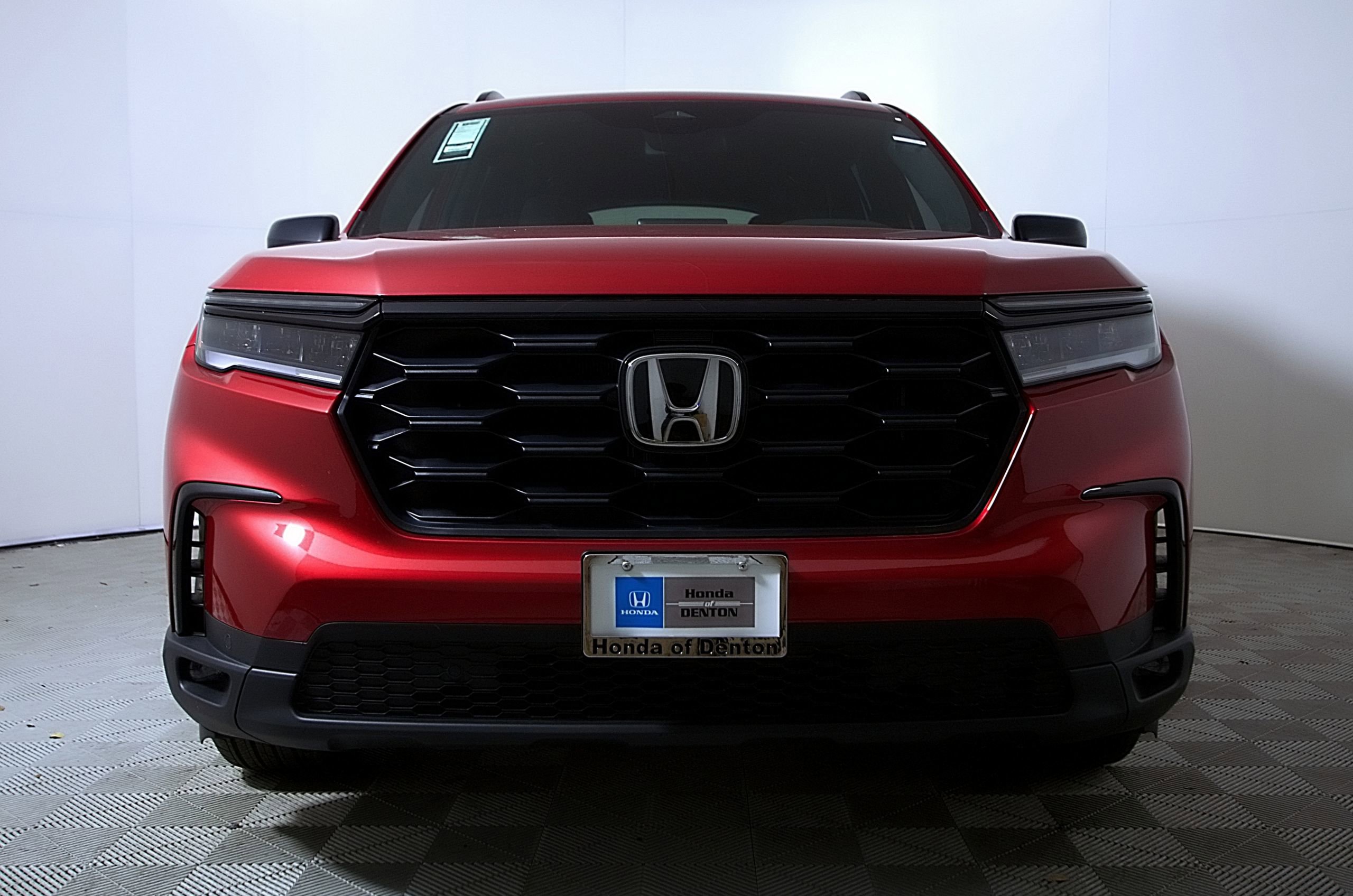 Used 2025 Honda Pilot Sport image 5