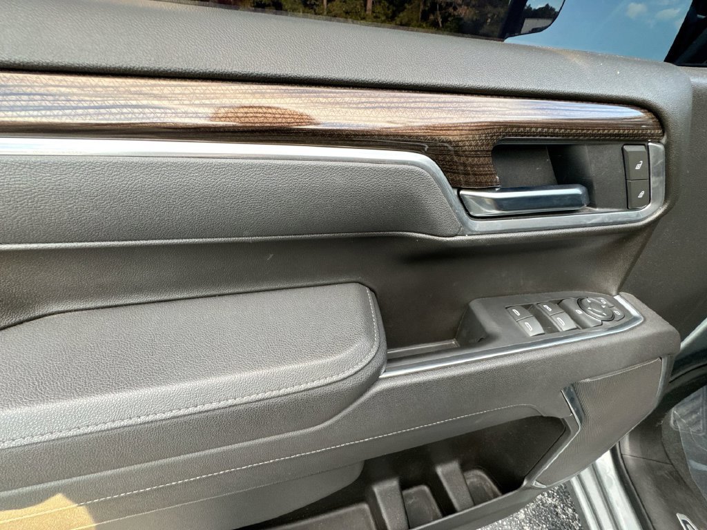 Used 2025 Chevrolet Silverado 1500 LT AWD/4WD image 15