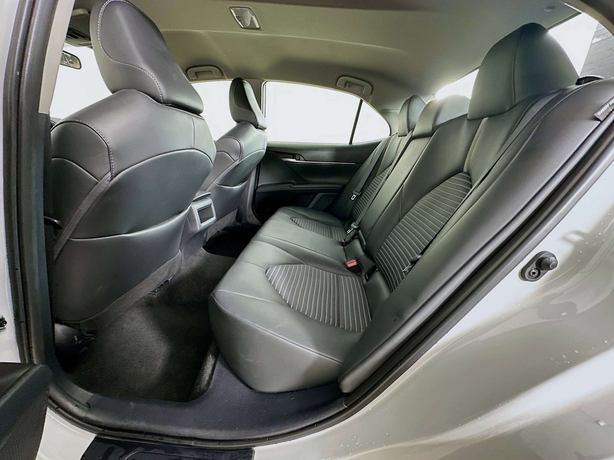 Used 2024 Toyota Camry SE image 26