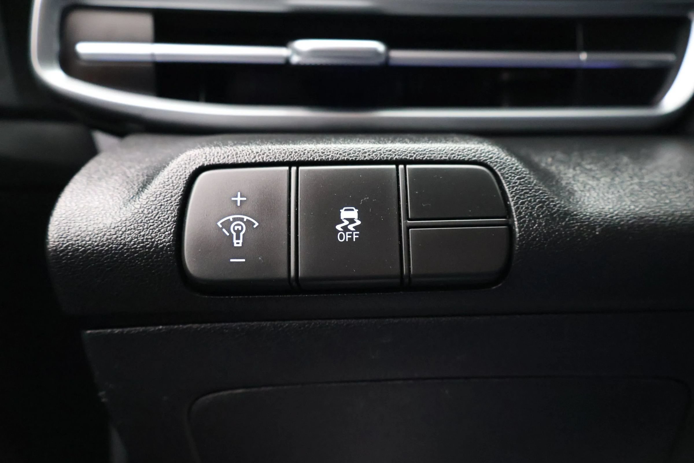 Used 2024 Hyundai Elantra SEL FWD image 18