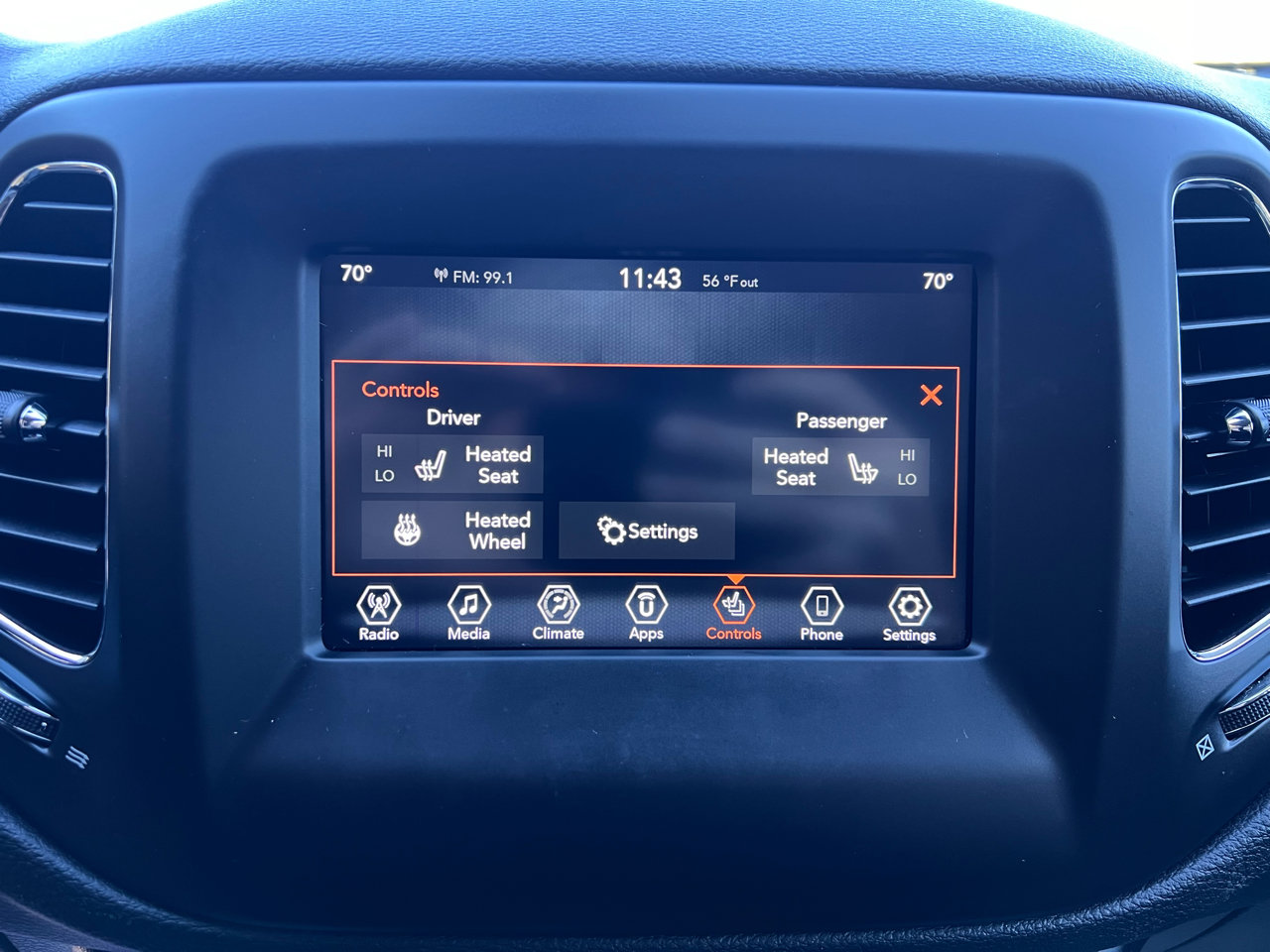 Used 2020 Jeep Compass Latitude w/ Cold Weather Group image 16