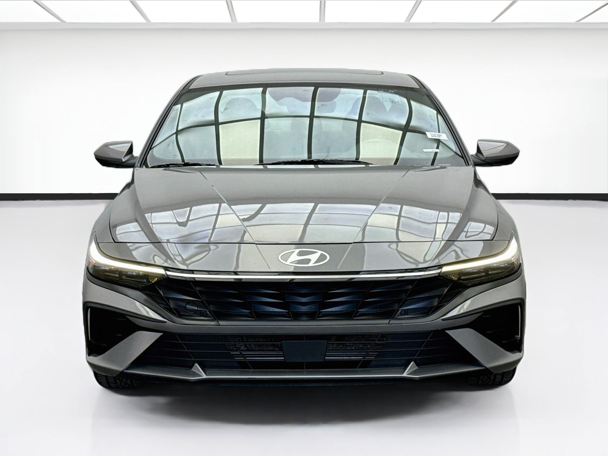 Used 2025 Hyundai Elantra SEL FWD image 2
