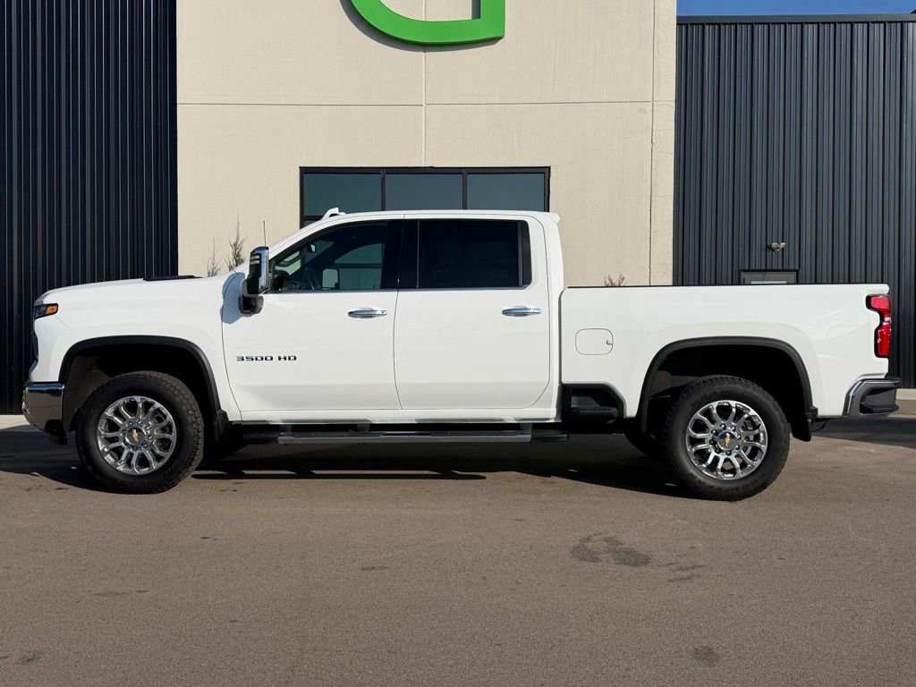 Used 2025 Chevrolet Silverado 3500 LTZ w/ LTZ Plus Package image 2