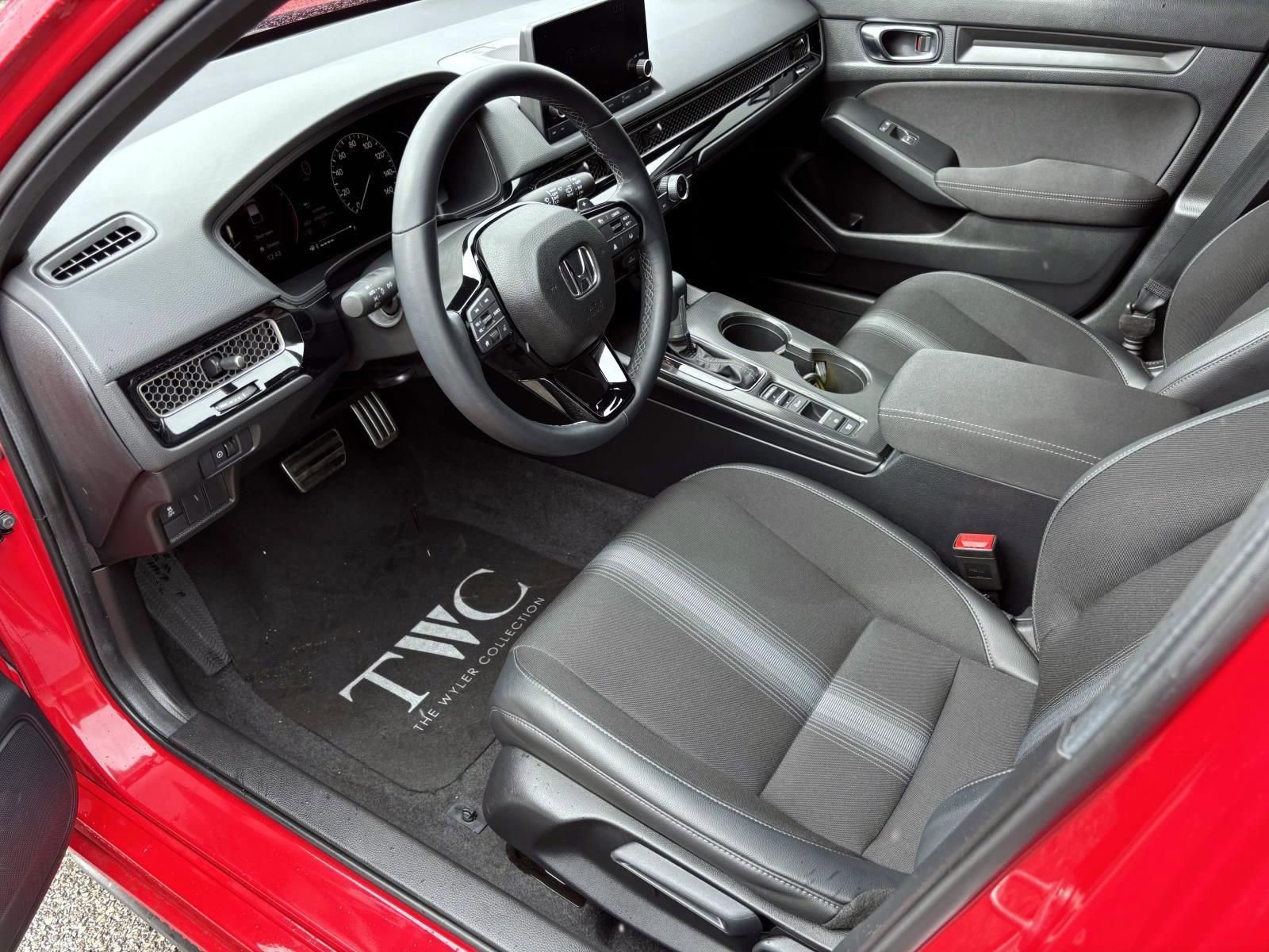 Used 2025 Honda Civic Sport image 25