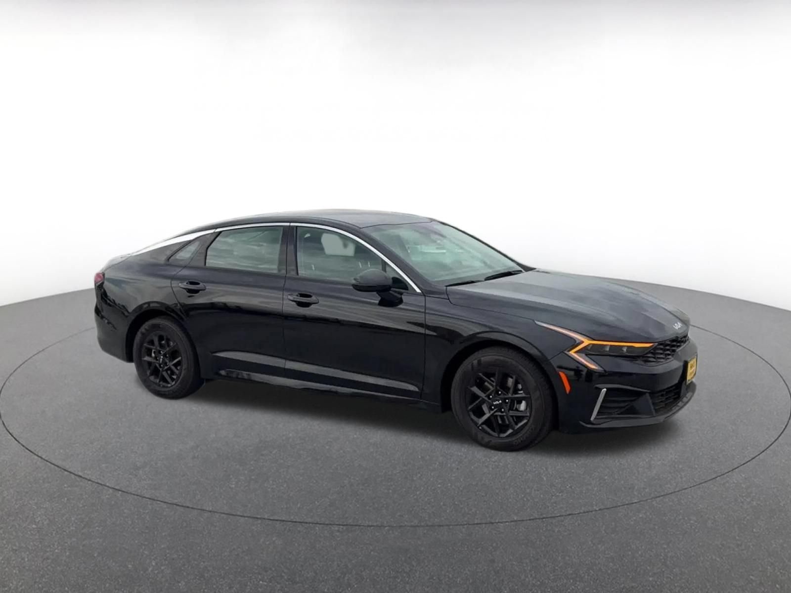 Used 2025 Kia K5 LXS FWD image 2