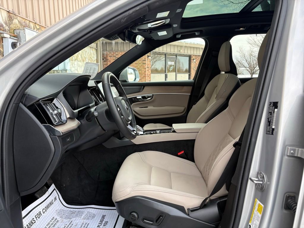 Used 2025 Volvo XC90 B6 Plus image 19