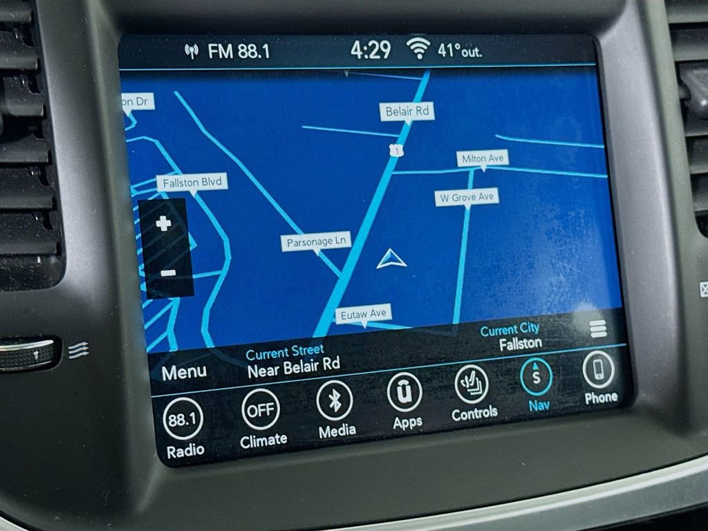 Used 2018 Chrysler 300 Limited w/ Safetytec Plus Group image 5