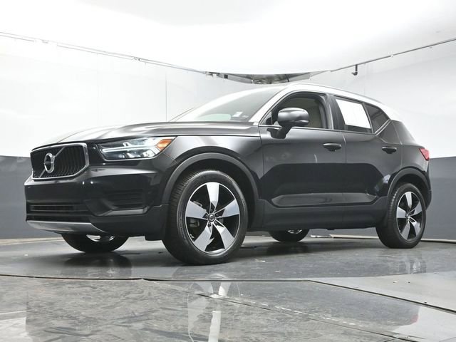 Used 2020 Volvo XC40 T5 Momentum w/ Premium Package image 36