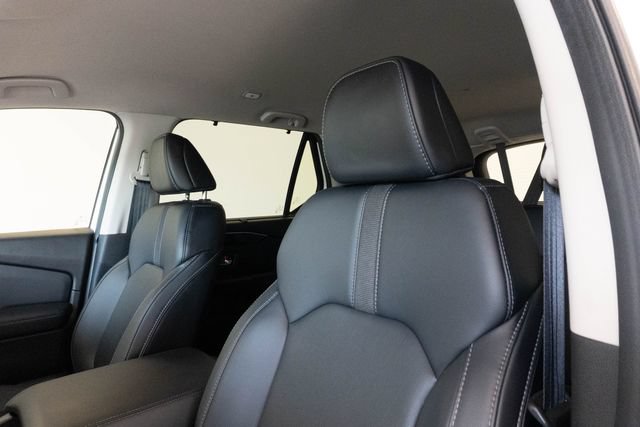 Used 2025 Honda Pilot EX-L image 6