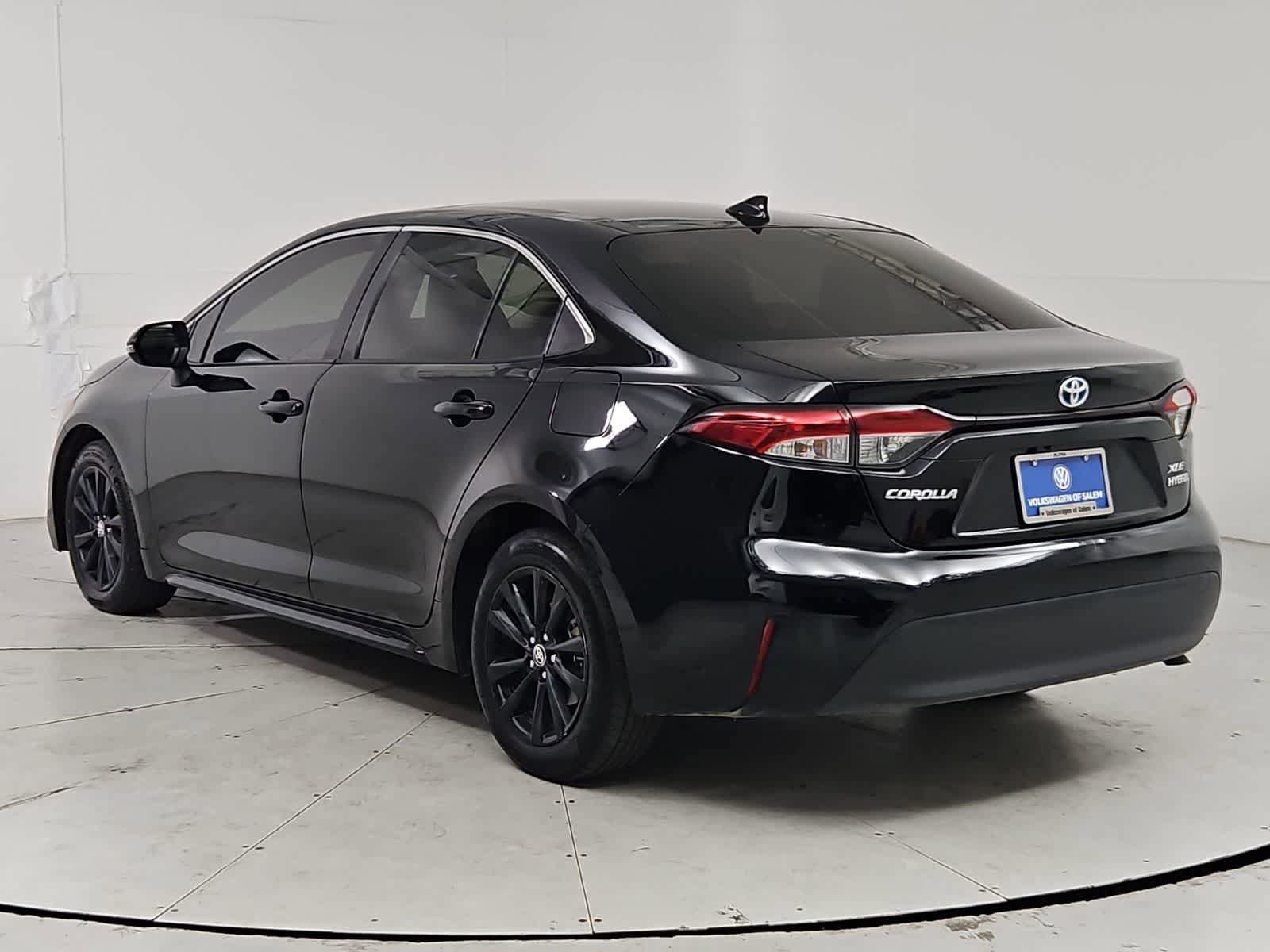 Used 2024 Toyota Corolla XLE FWD image 4