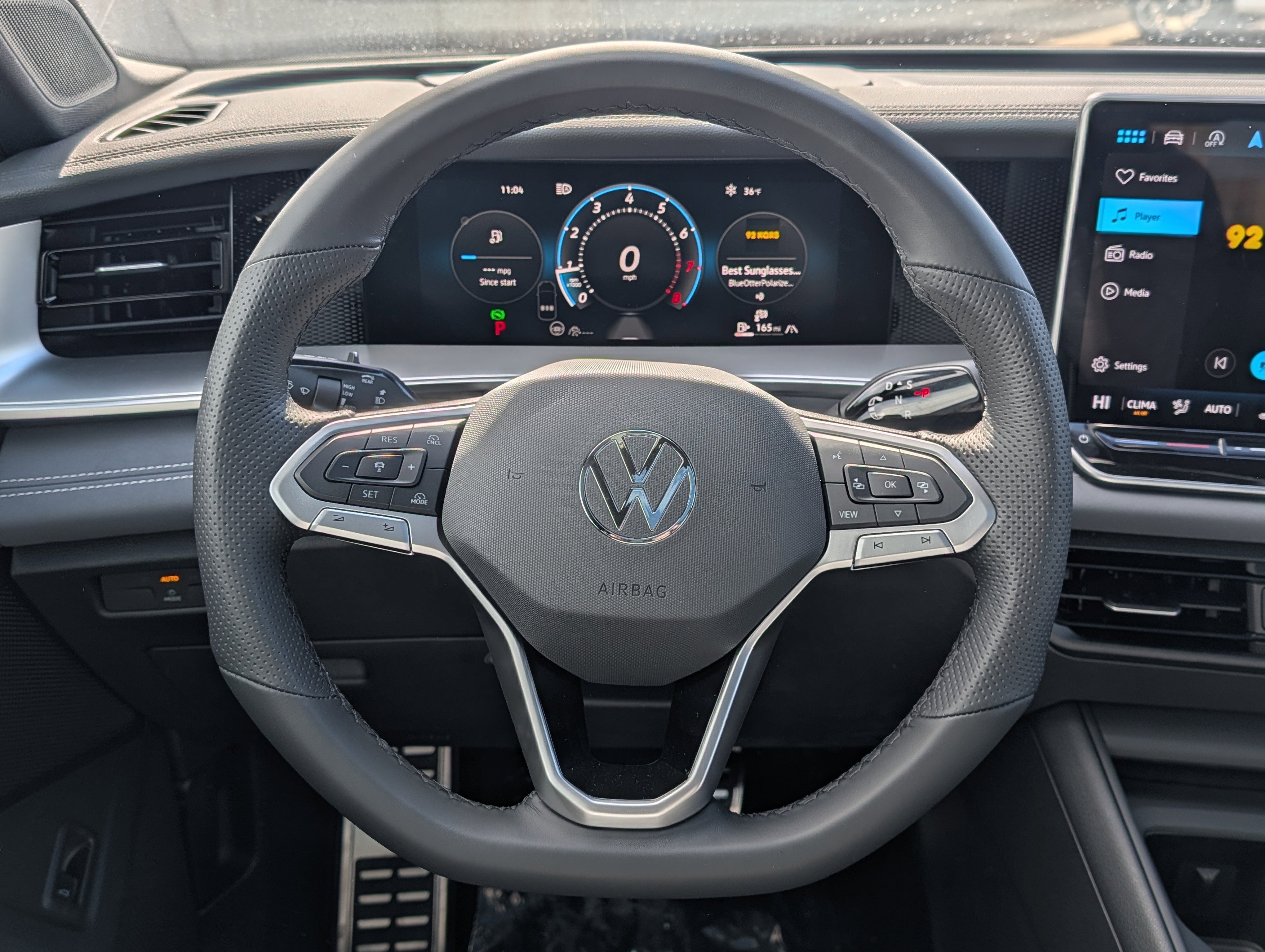 New 2025 Volkswagen Tiguan SE R-Line image 9