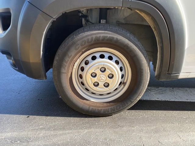 Used 2025 RAM ProMaster 2500 w/ Convenience Group image 12