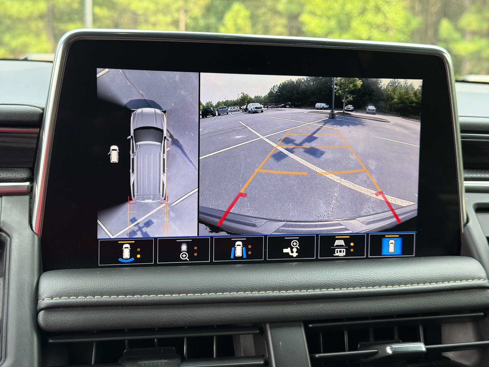 Used 2021 GMC Yukon SLT w/ SLT Luxury Plus Package RWD image 4