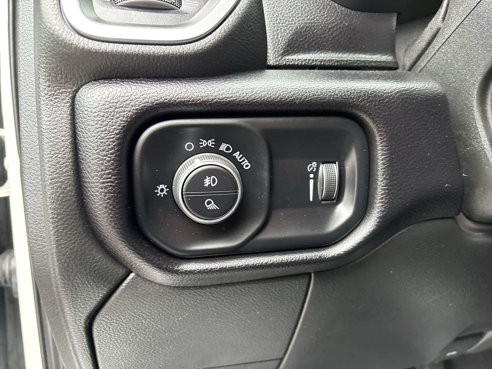 Used 2025 RAM 2500 Big Horn AWD/4WD image 13