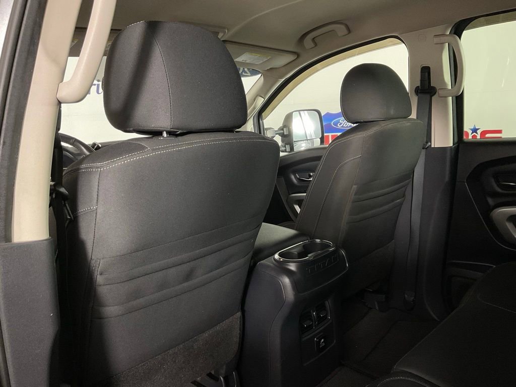Used 2017 Nissan Titan SV AWD/4WD image 15