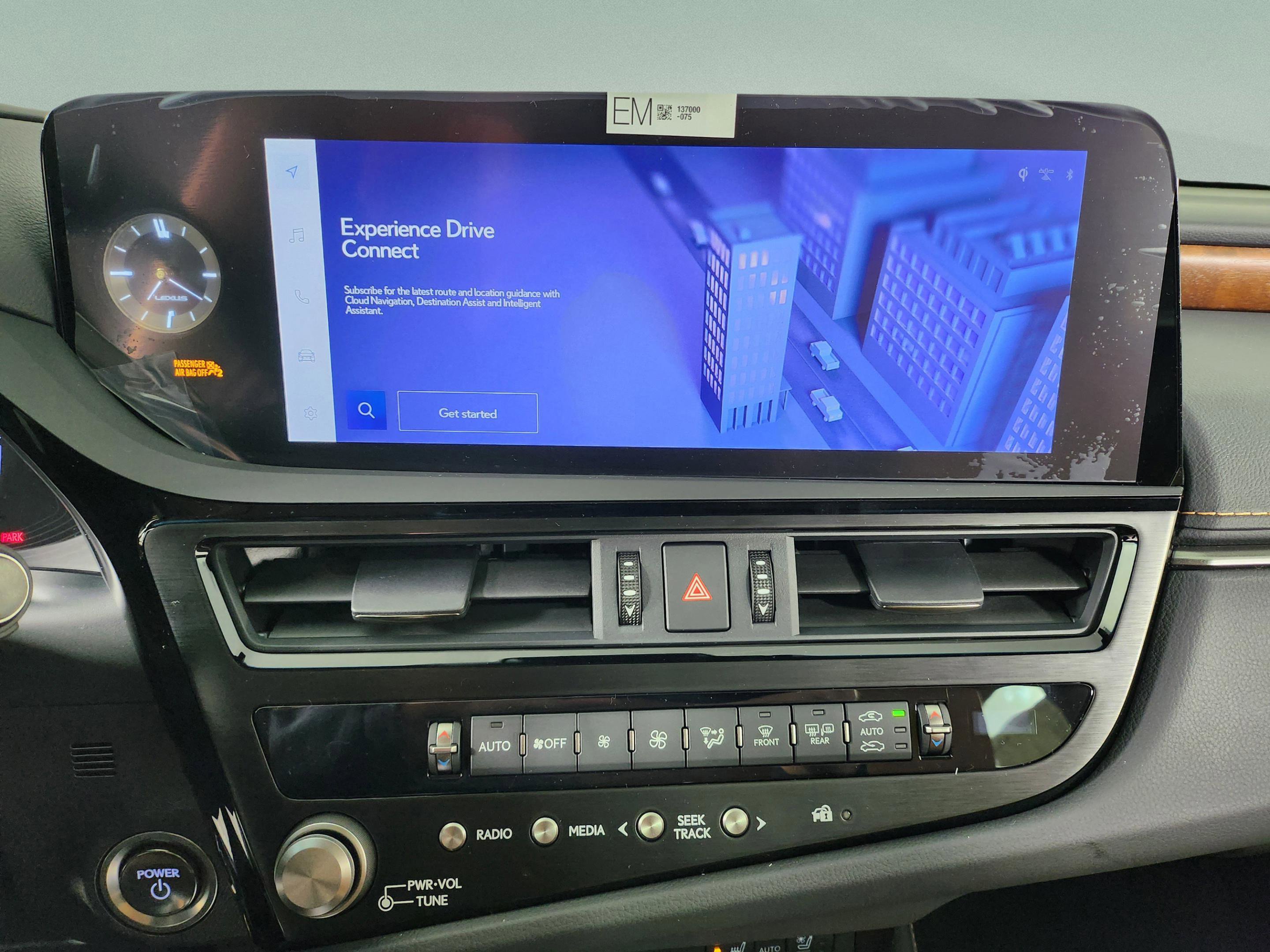 New 2025 Lexus ES 300h w/ Premium Package image 25