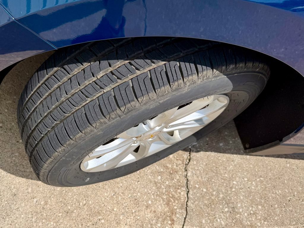 Used 2020 Chevrolet Equinox LT FWD image 30