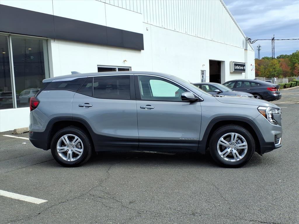 Certified 2024 GMC Terrain SLE image 8