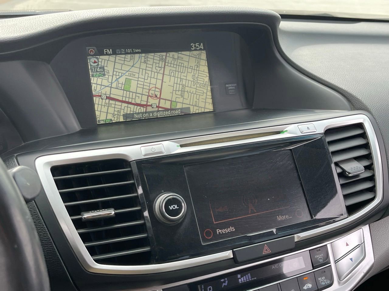 Used 2014 Honda Accord EX-L image 6