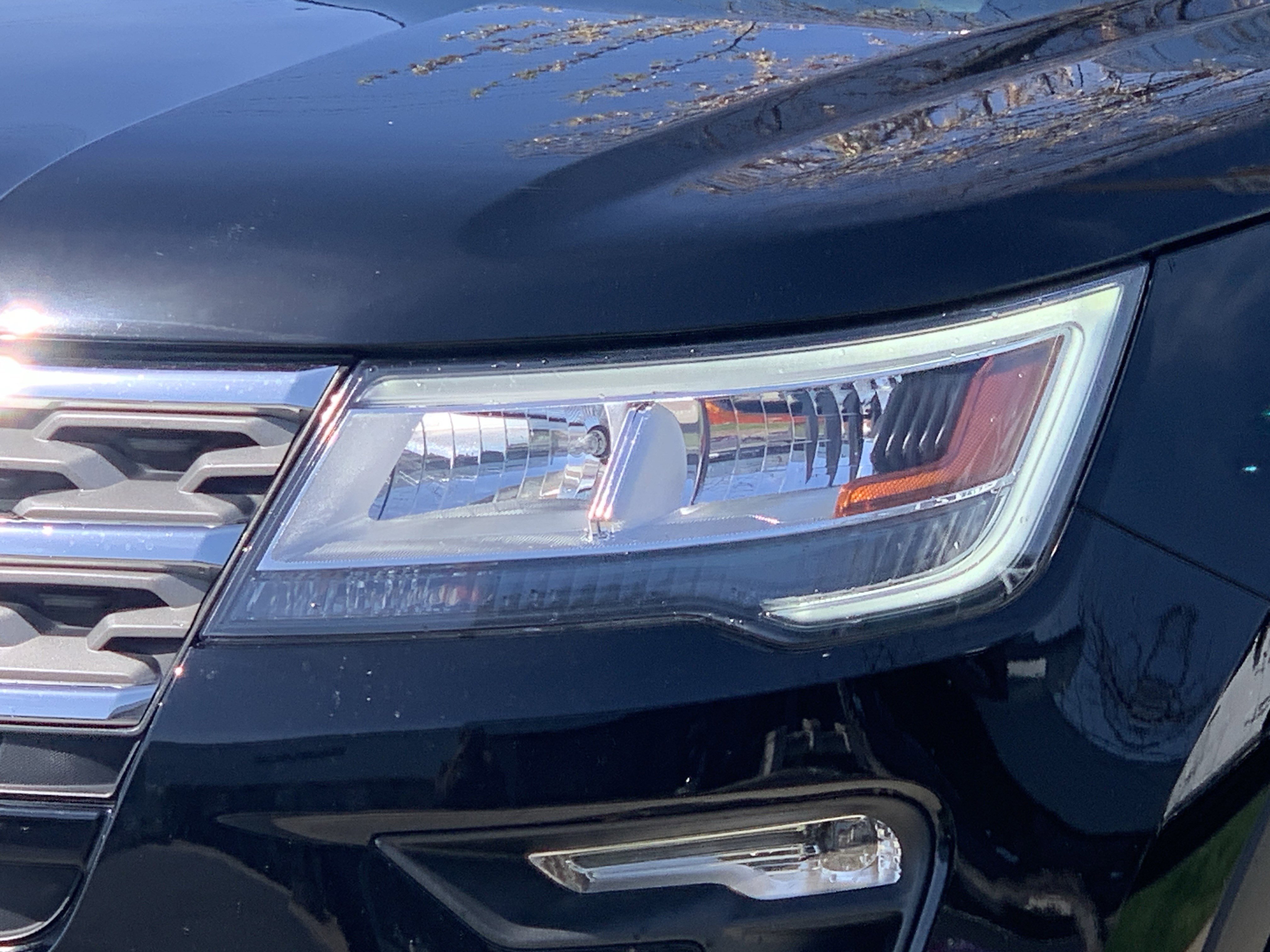 Used 2018 Ford Explorer XLT w/ Equipment Group 202A image 6