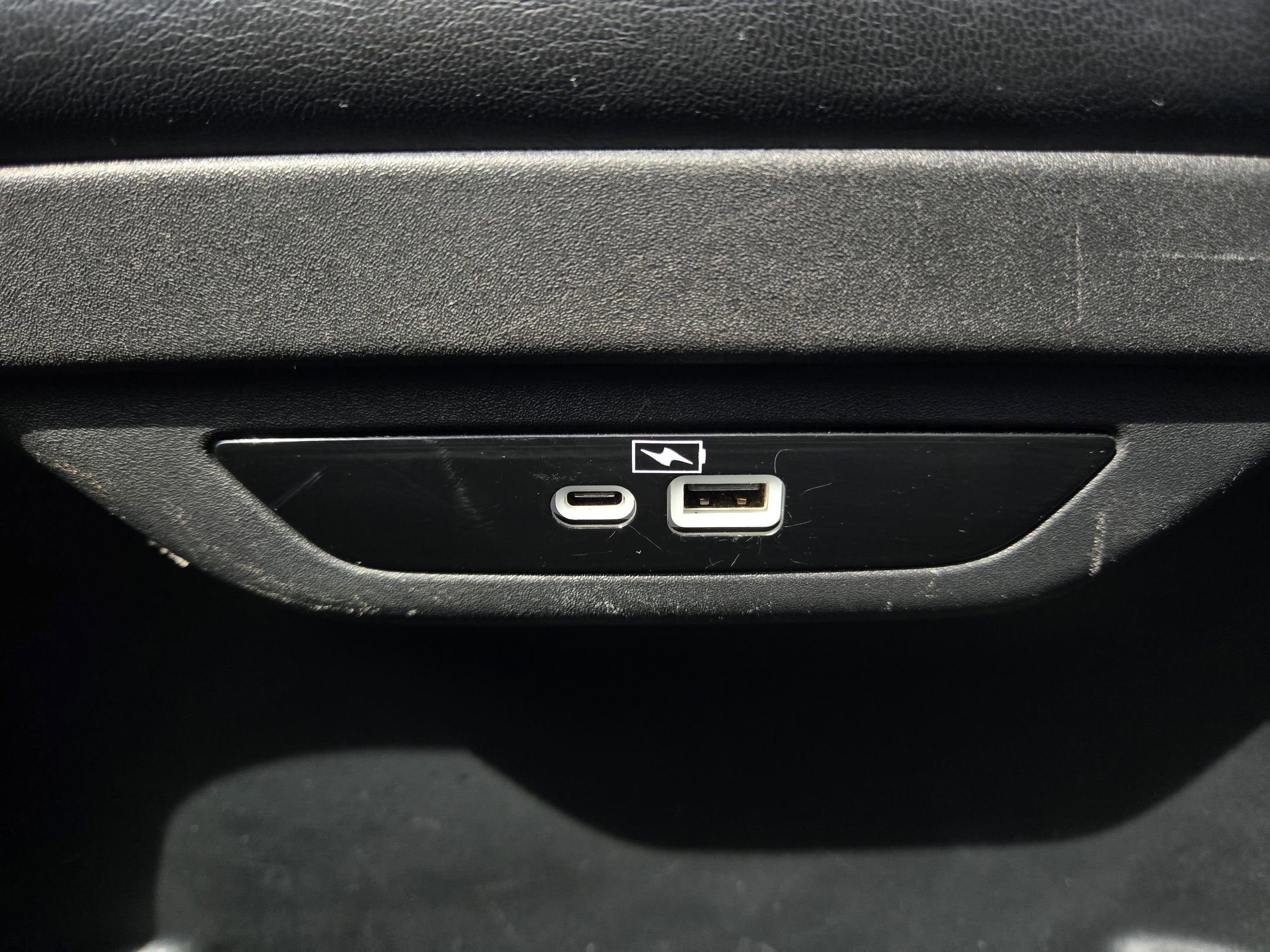 Used 2023 Chrysler Pacifica Limited image 35