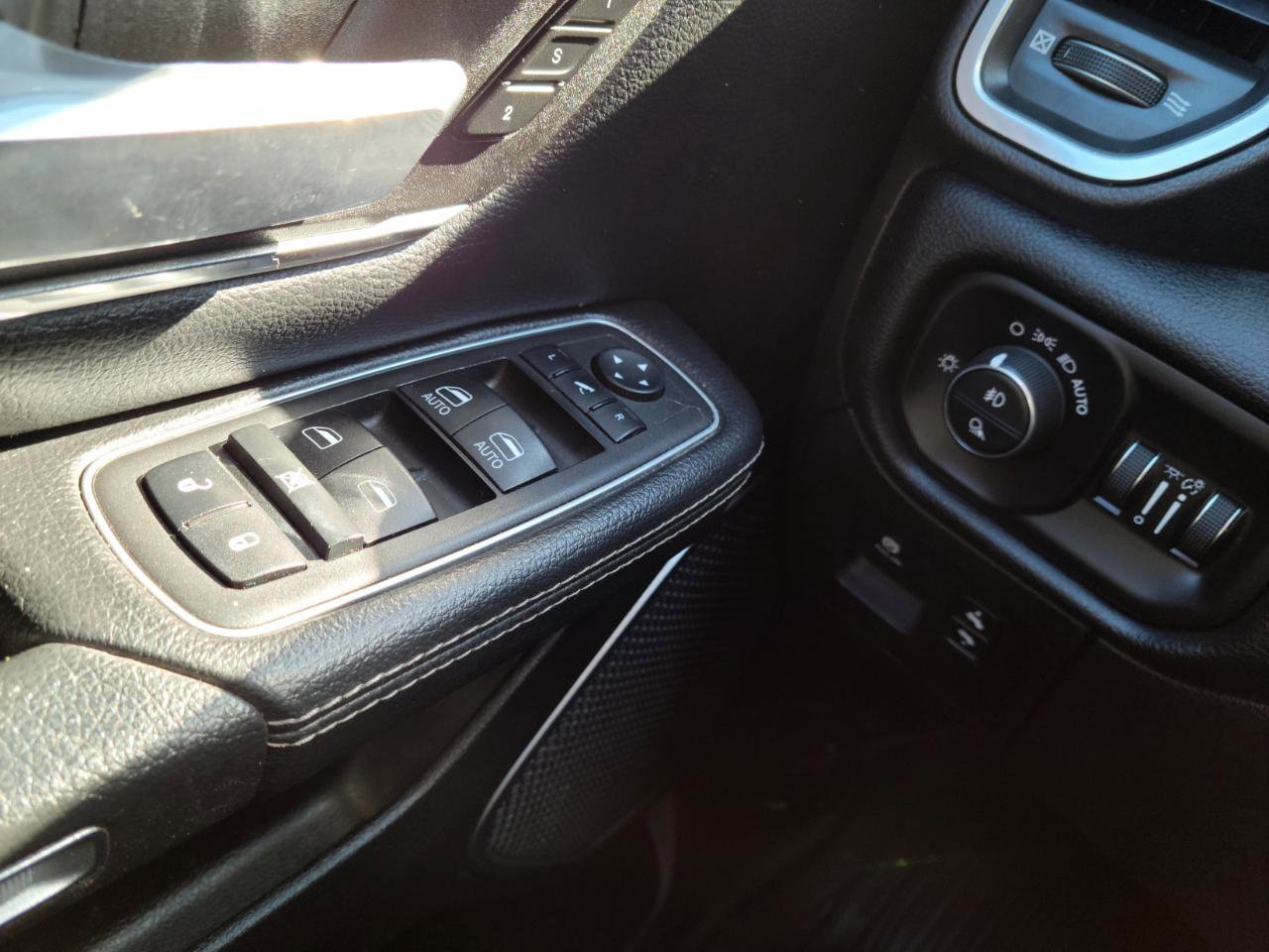Used 2022 RAM 1500 Laramie w/ Sport Appearance Package AWD/4WD image 13