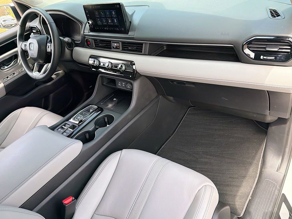 Used 2025 Honda Pilot EX-L image 30