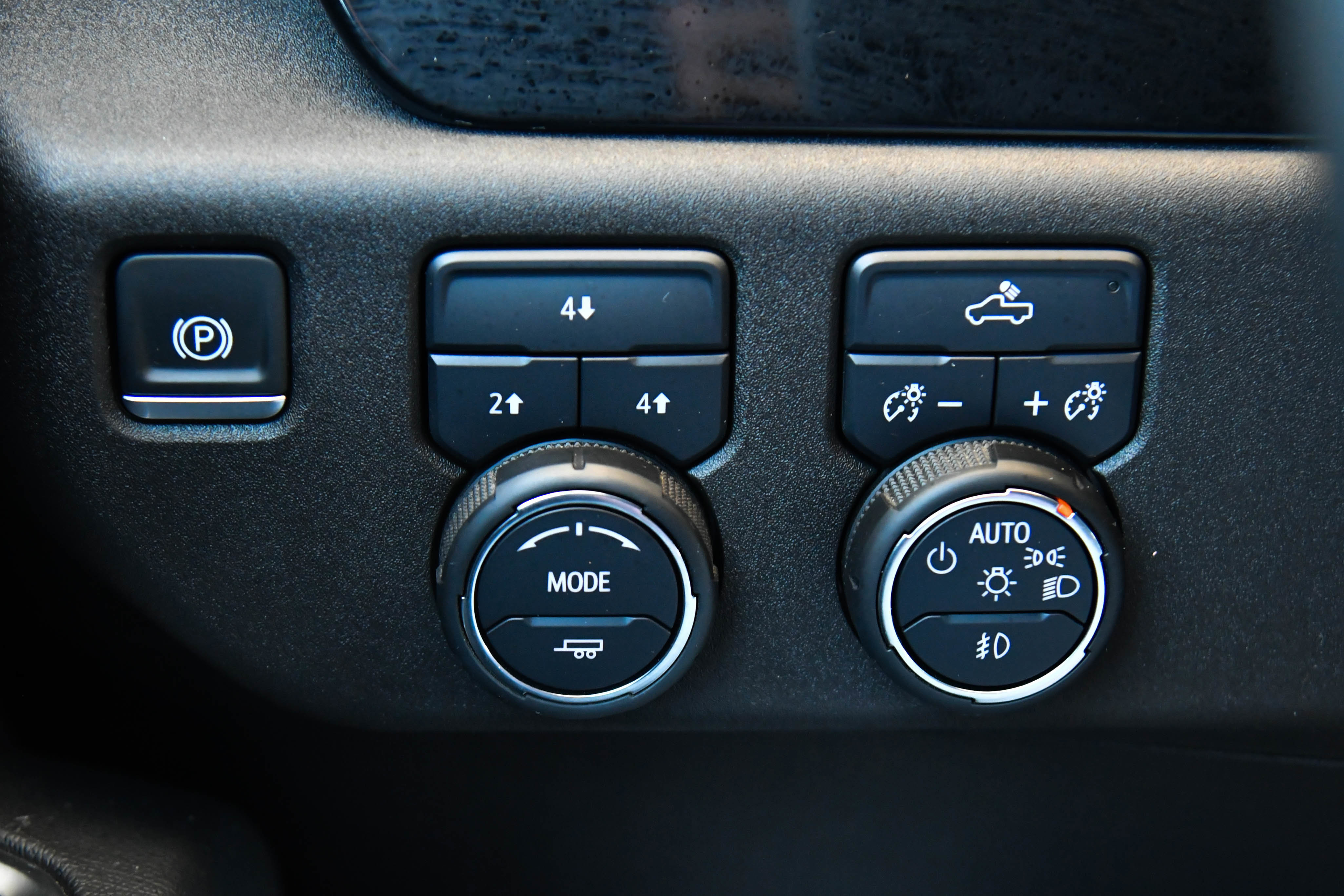 Used 2025 Chevrolet Silverado 2500 LT AWD/4WD image 35