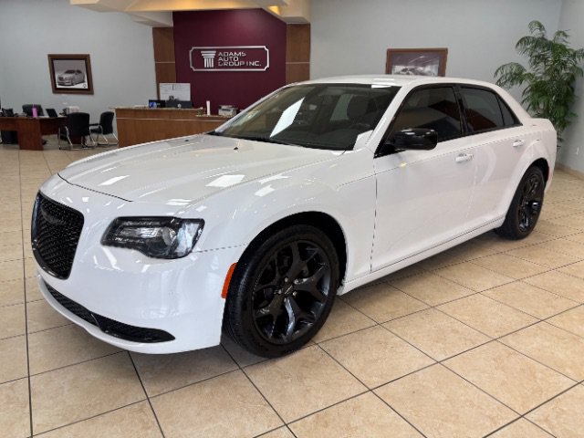 Used 2021 Chrysler 300 Touring w/ Sport Appearance Package RWD image 3