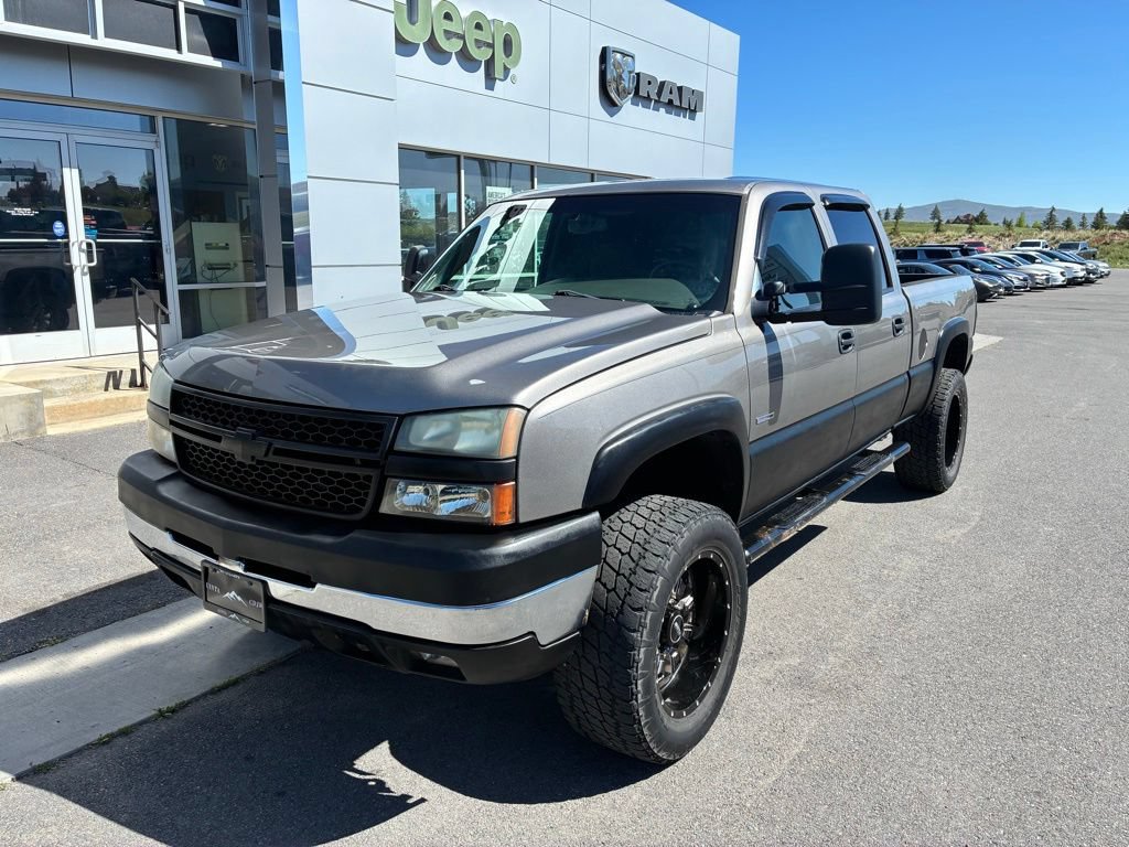 Used 2006 Chevrolet Silverado 2500 LT w/ Heavy-Duty Power Package AWD/4WD image 1