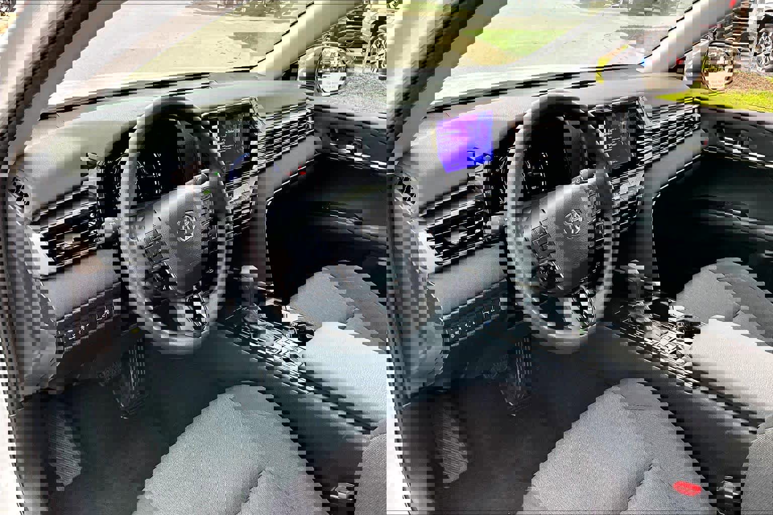 Used 2025 Toyota Camry LE image 18