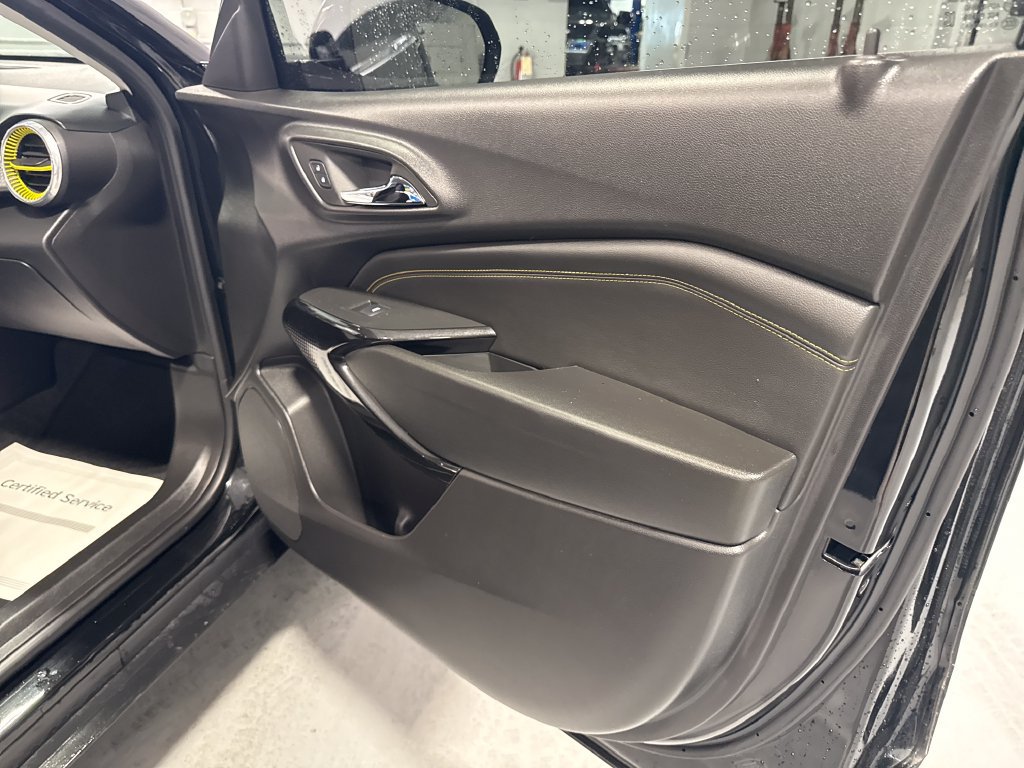 Used 2024 Chevrolet Trax LT FWD image 32