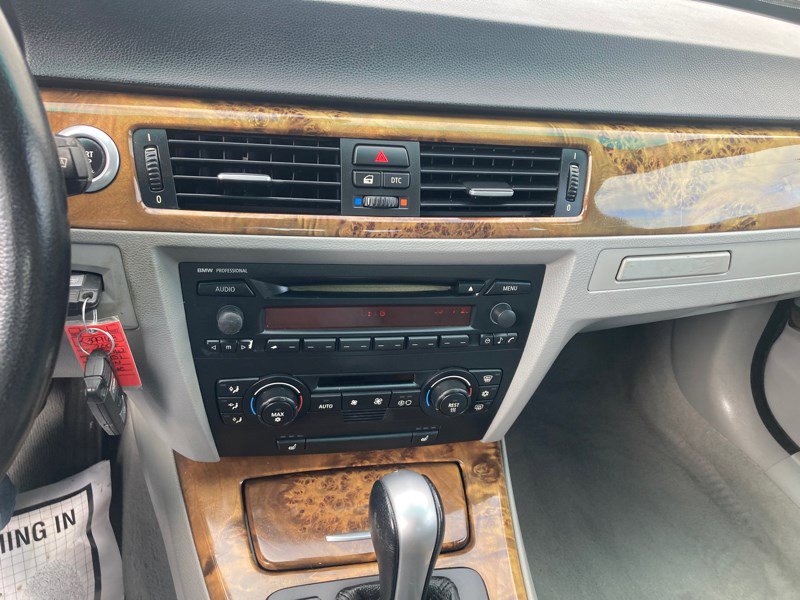 Used 2006 BMW 325i Sedan RWD image 10