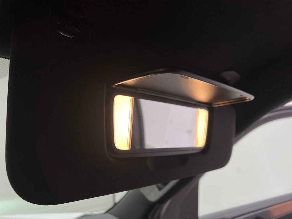 Used 2025 GMC Yukon Denali image 65